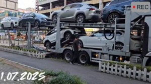 Погрузка автотранспортных средств на автовоз для дальнейшей отправки в порт Республики Корея.