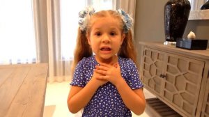 Диана и Рома ( Diana Roma ) - Диана и Рома играют на пляже