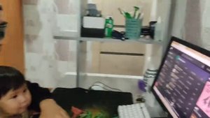 Два версии, который братуха спел песню, на компьютере, монитора и громкость колонки (30.06.2025)