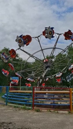 Сейчас стошнит от карусели