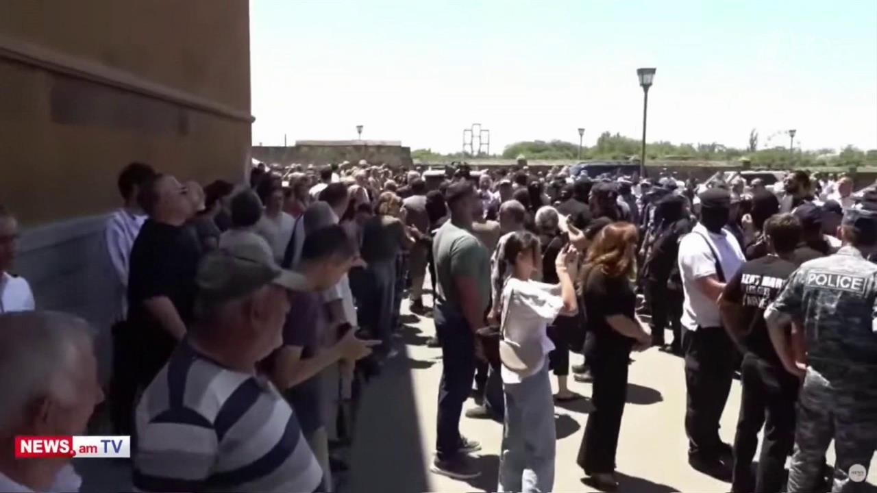 Два человека сегодня задержаны в Ереване после нового обыска в компании "Ташир"