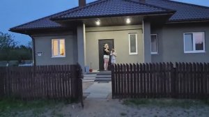 СТРОИТЕЛЬСТВО ДЕТСКОГО КОМПЛЕКСА В ДЕРЕВНЕ ПРОДОЛЖАЕТСЯ. КУПИЛИ ДЕРЕВЯННУЮ ЛОДКУ. ВОТ ЭТО ПОРЫБАЧИЛ.