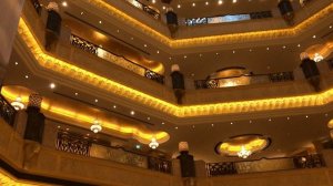 Выпендрись, выскочи, распустись, покройся сусальным золотом. Психологический туризм.
