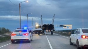 Жители засняли эпичную транспортировку Миг-25 под Воронежем.