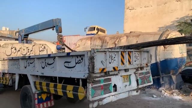 Реставрация старого грузовика "Бедфорд" смотреть онлайн