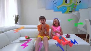 Мистер Макс Катя и Макс играют с папой невидимкой