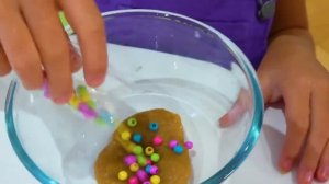 Мисс Кэйти и Мистер Макс (Miss Katy) Кэти прячет Макса в слизи