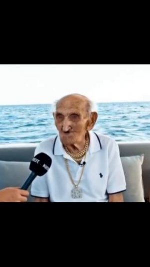 Полюбила за прекрасную улыбку