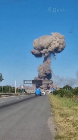 Украинские СМИ сообщают о сильном взрыве в Житомире. Взрыв был, предположительно, на АЗС.