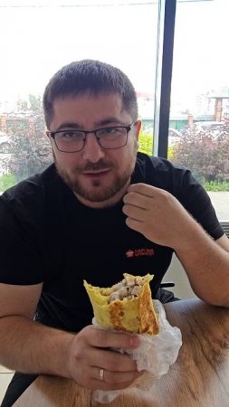 Тестим шаурму во Вкусно есть 🍔