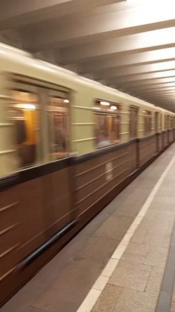 Сегодня 03.07.2025 год. В метро на ретро поезде