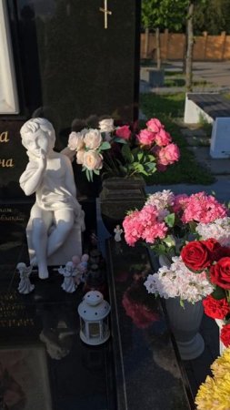 Началова Юлия, почему на ее могиле всегда столько тепла?