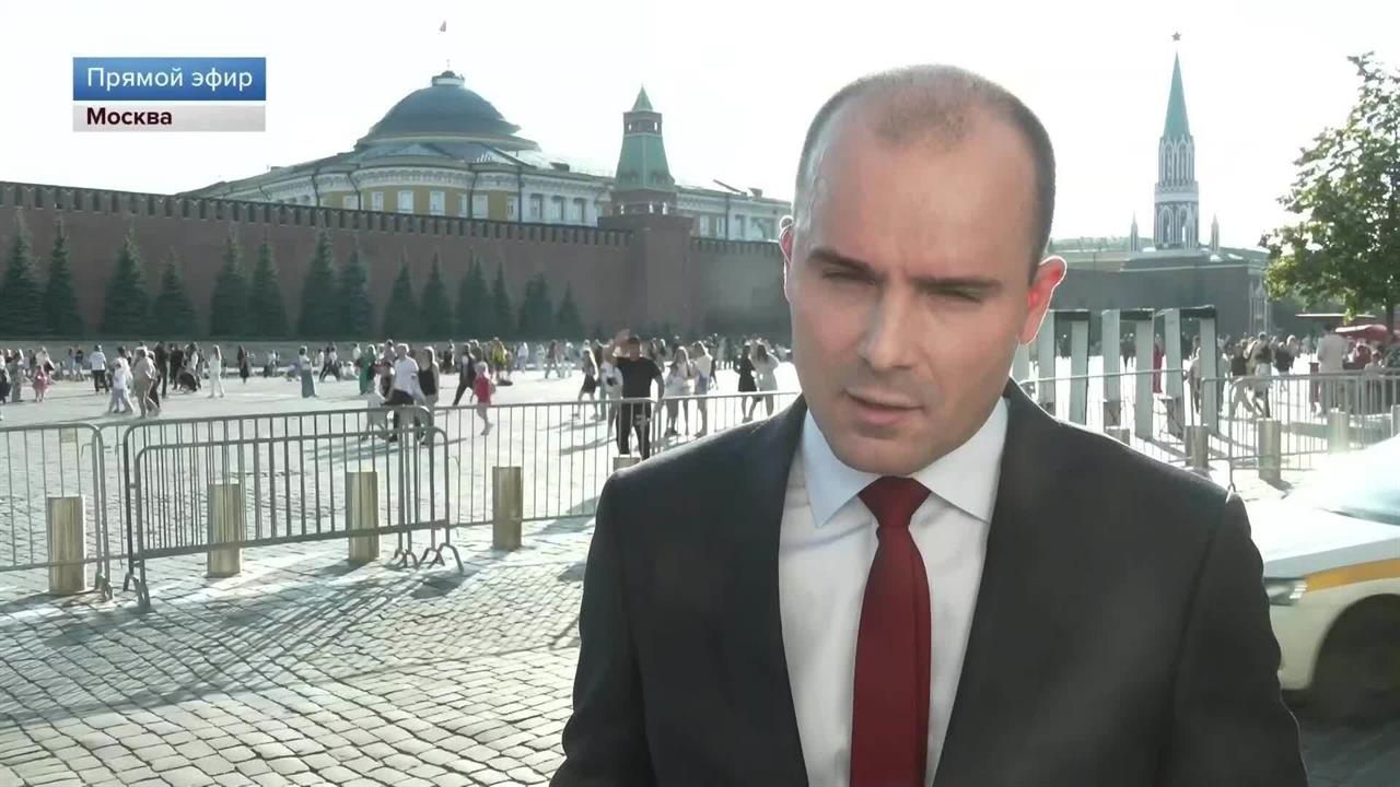 Опубликованы кадры обстановки у Кремля во время разговора Путина и Трампа