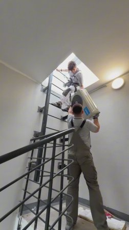 Установка кондиционера на последнем этаже ПИК