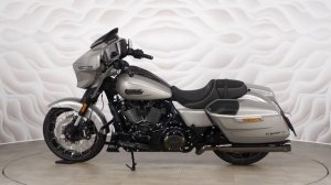 Harley-Davidson CVO Street Glide vin 5HD1PX659PB953212