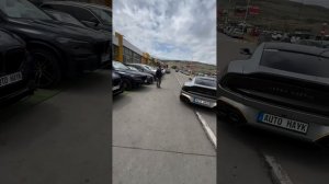 Авто в Грузии есть ! Они все на Дубайской лужайке !