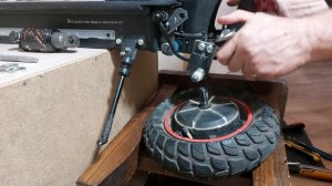 замена втулок оси заднего маятника