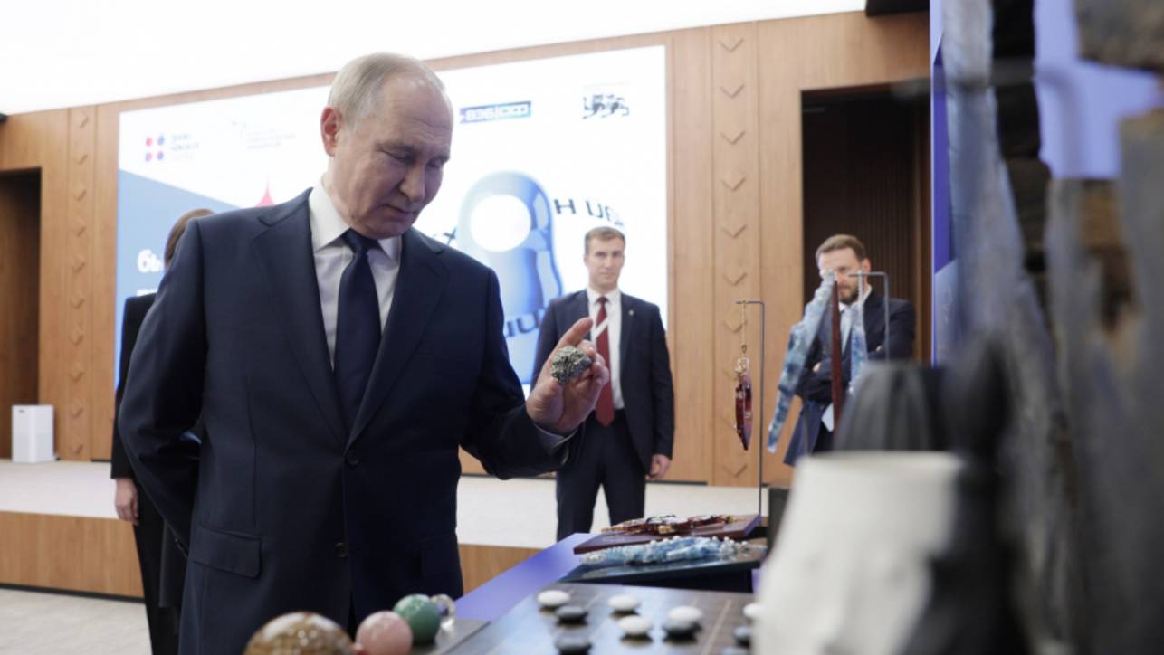 Новый этап технологического развития: Путин посетил форум АСИ