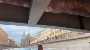 Дом компании Зингер с воды