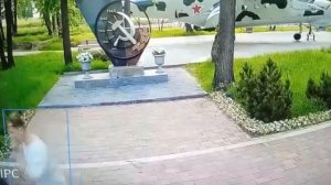 В Татарстане пенсионера-ЧОПовца избили в парке Победы за то, что попросил  не распивать алкоголь !!!