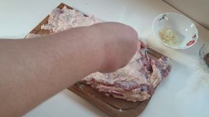 МЯСНОЙ РУЛЕТ ИЗ ПУЗАНИНЫ С ЧЕСНОКОМ И СПЕЦИЯМИ В ДУХОВКЕ! ЛУЧШИЙ МЯСНОЙ РЕЦЕПТ! - Одобрено_Food Кули
