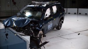 Краш-тест Subaru Forester 2025