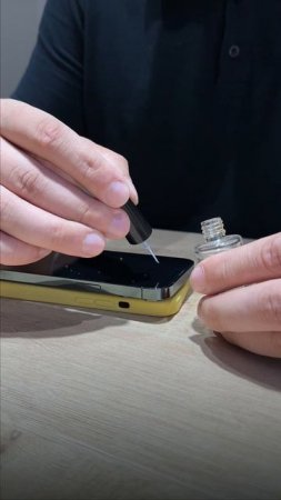 Когда приходишь клеить защитное стекло в новое место 😁 #топыкатегорий