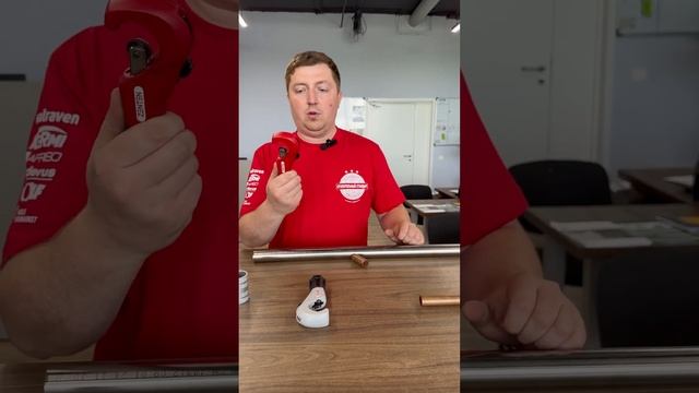 Чем праильно резать медную трубу и нержавейку?