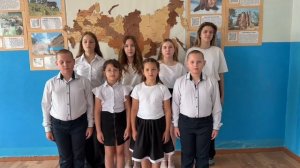 Свердловчане поздравили выпускников ДНР с окончанием школы