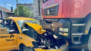 Аварии и ДТП НА ДОРОГЕ — не пропустил и ВЛЕТ В АВТОМОБИЛЬ