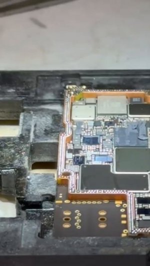 iPhone 14 Pro Max когда сим карту не видит не читает ,проблемы eSIM. (ST33J)