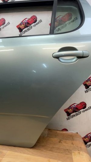 W186 Задняя левая дверь
