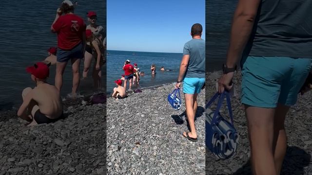 Сукко, 04.07.2025. Все купаются, народу много. смотреть онлайн