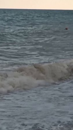 за кормою уплывал весёлый морвокзал
