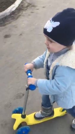 Гуляем с дочей в парке