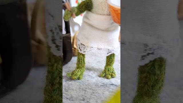 Обожаю видео с этой вязаной лягухой)  Кстати, поделитесь, пожалуйста, вкусненькими рецептами пирогов