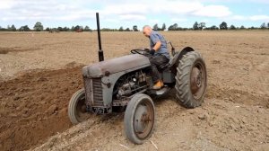 МОЩЬ! Трактора 1950-х работают, как новые! #17