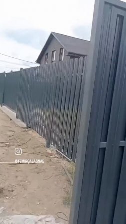 Монтаж Евроштакетника в сером глянце. Длина 1.8 метра под заказ клиента ⚙️🔥