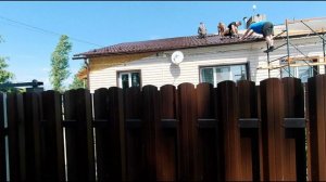 За два дня постелили железо , снежки и водосточку