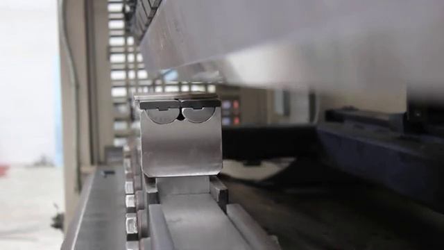 Гибка металла на матрице Rolla-V смотреть онлайн