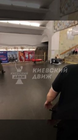 По заветам Порошенко. В Киеве теперь так. А когда-то грозились так сделать на постоянке в Донецк...