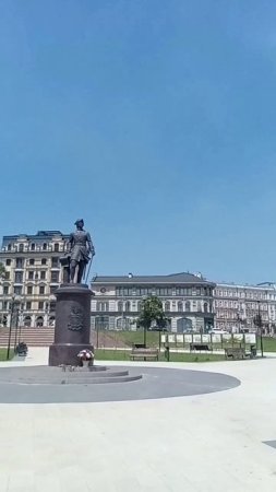 Может, напрасно прорубил окно в Европу?