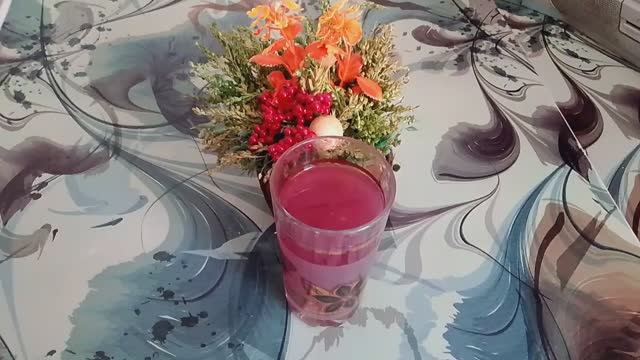 Кисель из малины и чёрной смородины.