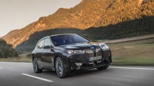 BMW iX — электрический гигант будущего. Стоит ли своих денег?