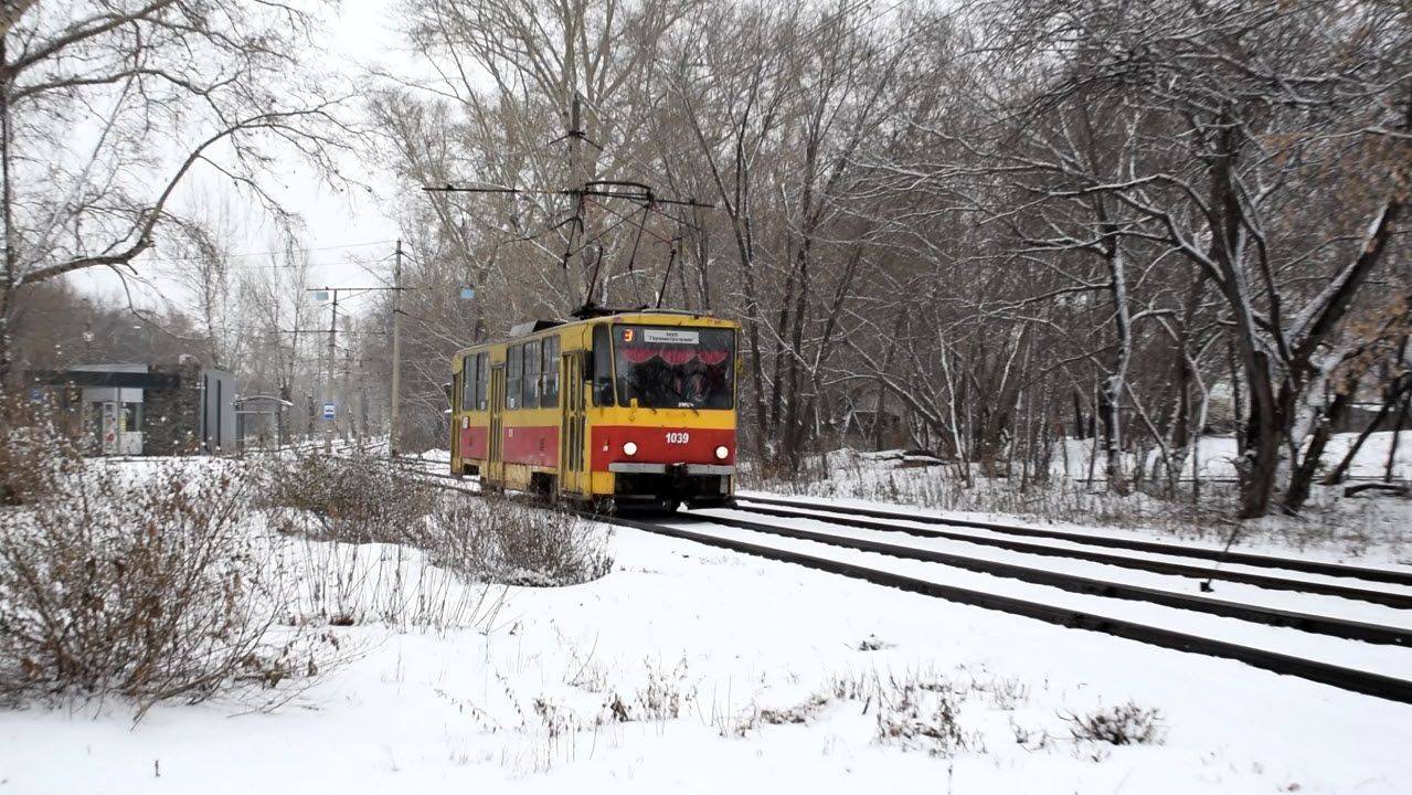 Трамвай Tatra T6B5SU-1039 (1080р)