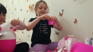Распаковка ОГРОМНОГО ЯЙЦА С ИГРУШКОЙ ... что за сюрприз попадется девочкам
