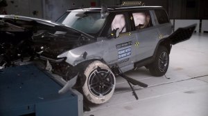 Краш-тест Rivian R1S 2025