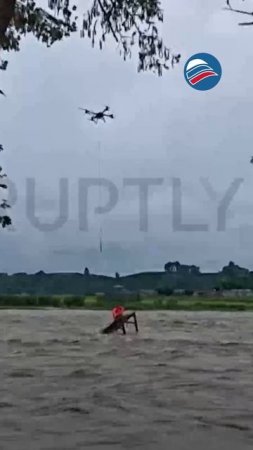 Гигантский беспилотник помог спасти рыбака в Китае