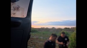 Остановились в поле на автодоме Урал. Приехала полиция. Приехали военные.