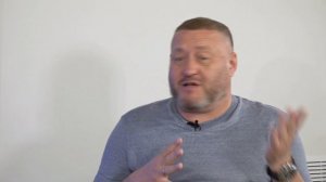 Знающие люди. Михаил Сигал